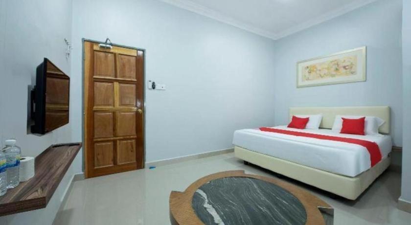 Oyo 90234 Sungai Rengit City Resort 2 Kampung Sungai Rengit Exterior foto